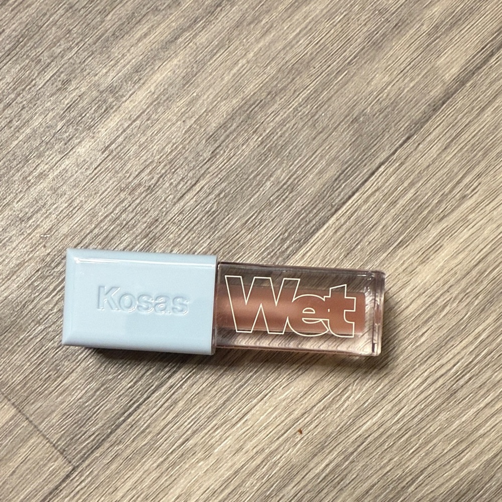 Kosas Wet Lip Oil in Jellyfish